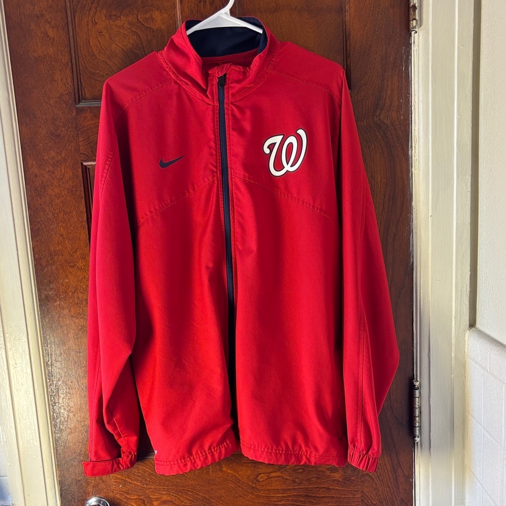 Nike Men's Lg “Go Nationals” Vrsity Red Full Zip Jacket Powered by Dri-Fit! EUC.